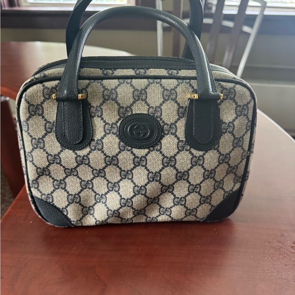 Vintage 100% authentic navy Gucci handbag purchased 1985 @ Harrods in London. - Picture 1 of 12